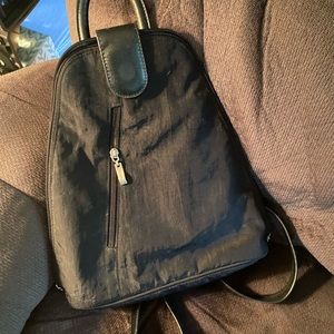 Baggallini metro backpack/sling